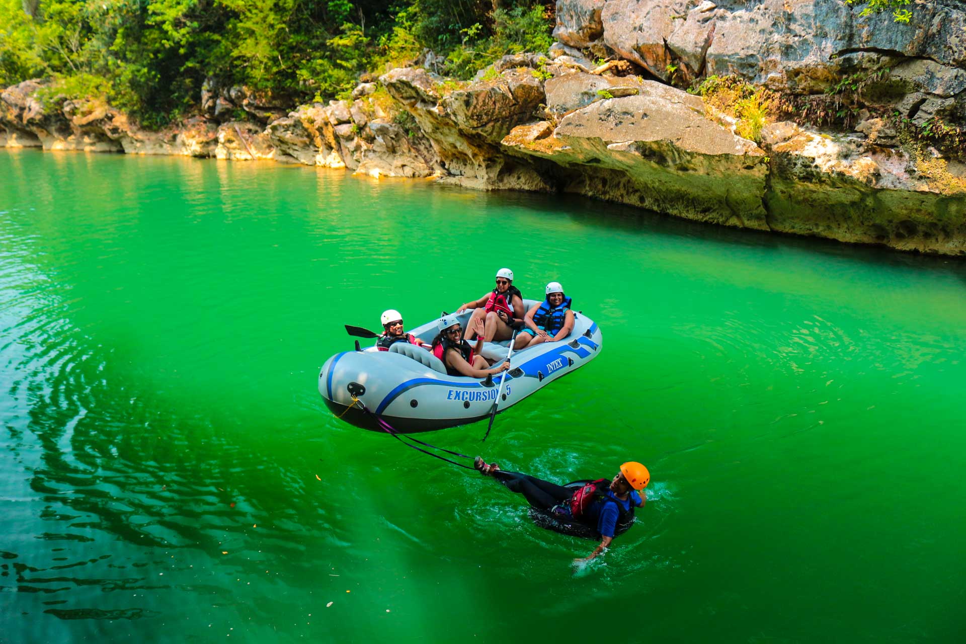 traveling in belize